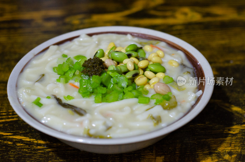 一碗洛阳特色面食浆饭