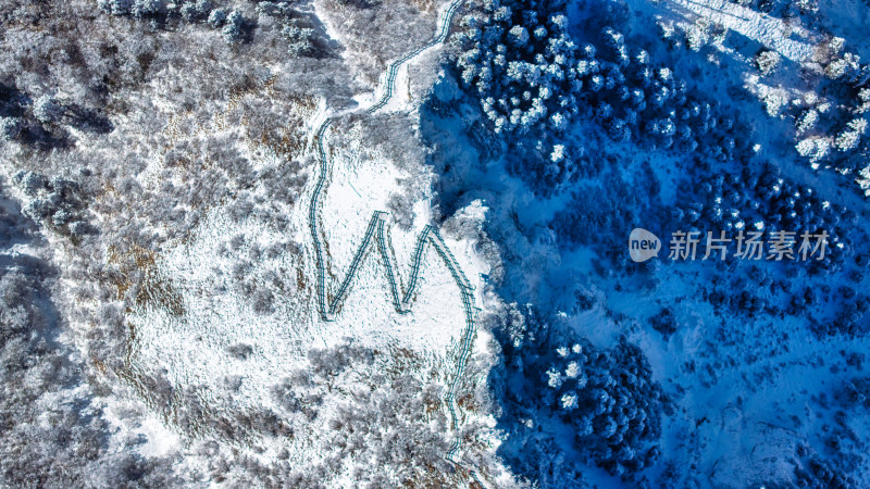 成都西岭雪山景区的阴阳界航拍特写