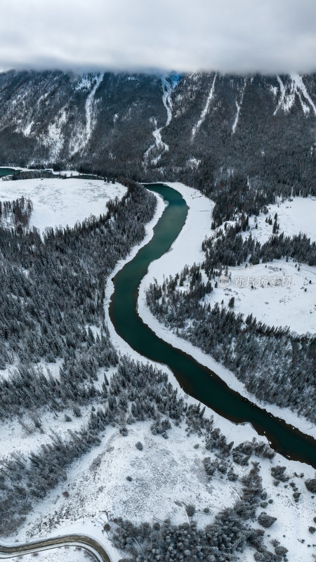 新疆北疆阿勒泰喀纳斯冬季雪景童话世界航拍