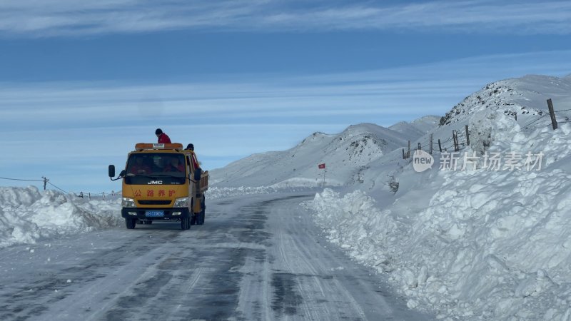 雪 雪地 新疆 雪路 驾驶 喀纳斯