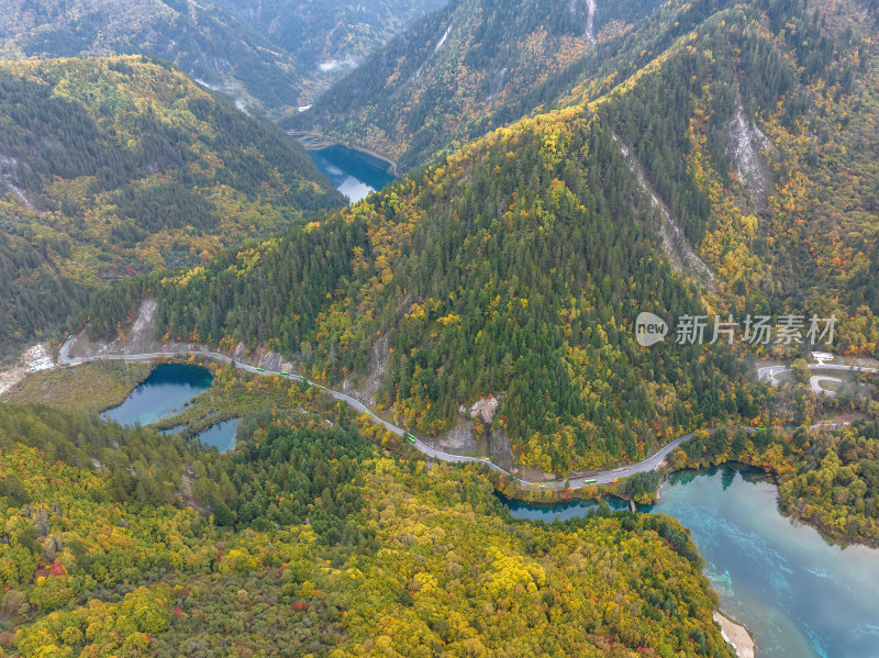 四川阿坝州九寨沟秋色网红瑶池高空航拍