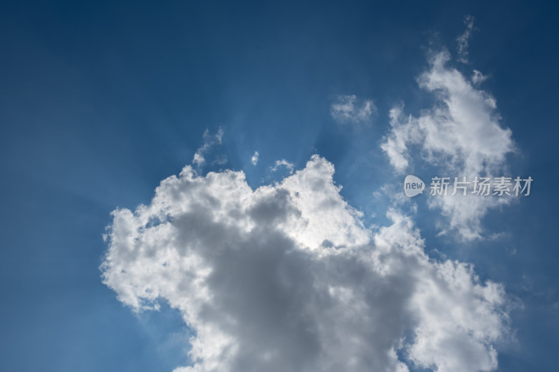 大晴天天空太阳蓝天白云