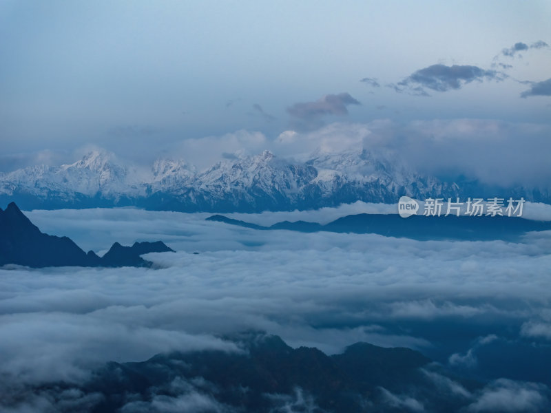 四川雅安牛背山云海云瀑贡嘎雪山高空航拍