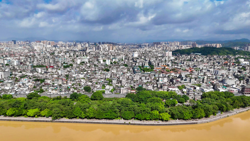 潮州城市大景蓝天白云航拍图