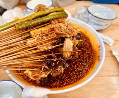 美味诱人的特色钵钵鸡美食