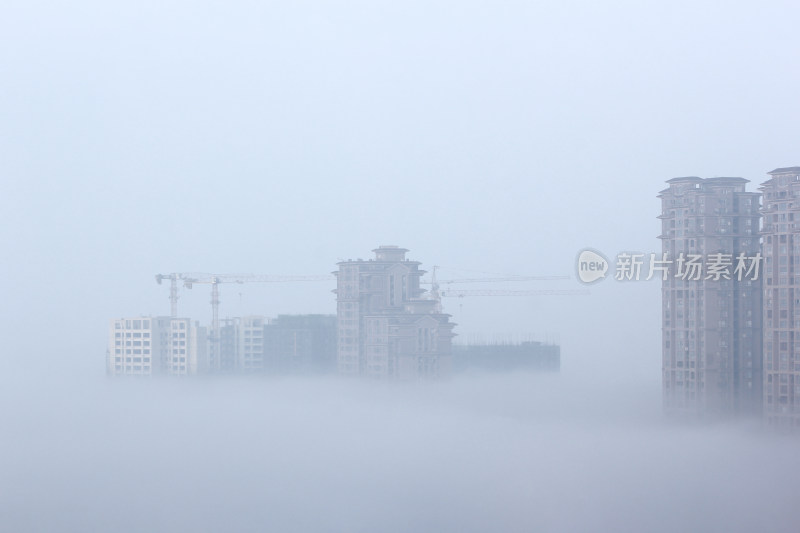 晨雾中的成都市温江区风光