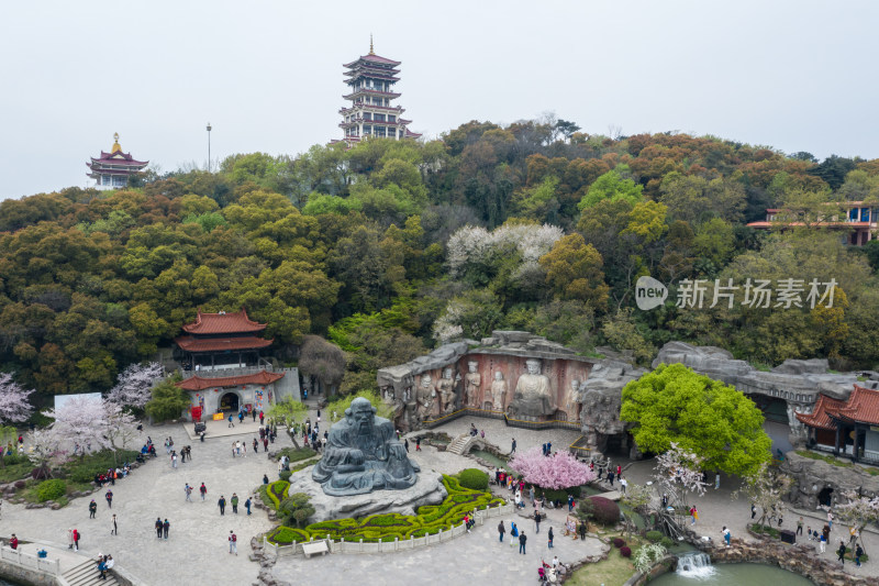 俯拍太湖上的小岛