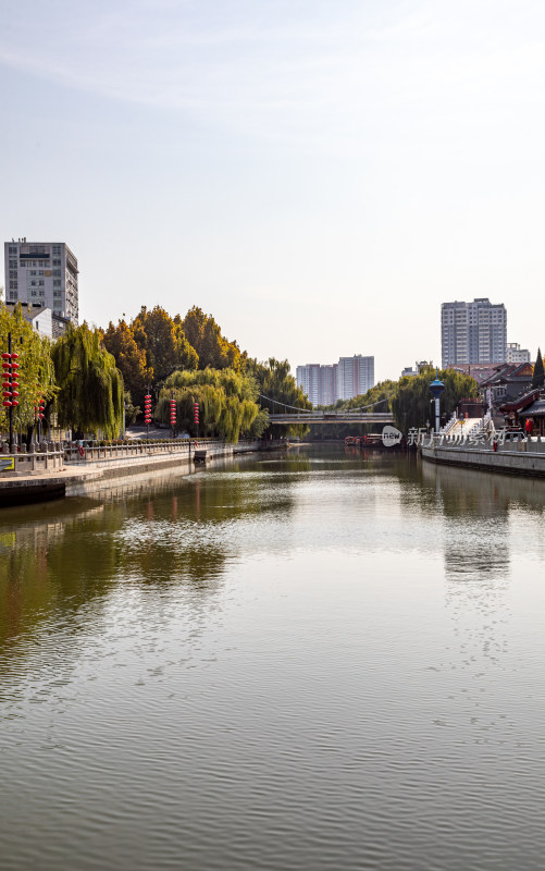 济宁老运河古运河城市河流景观城市建筑倒影