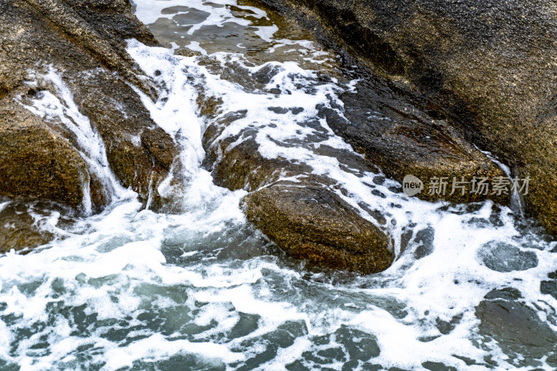 大海礁石海浪