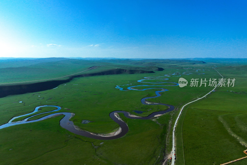 草原河流山脉风景