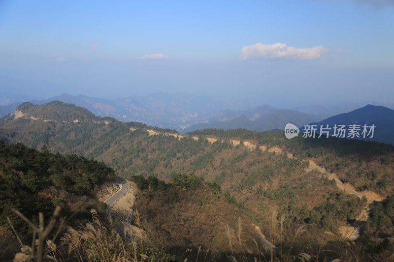 山间 公路 小路 高山 群山 山脉 曲折