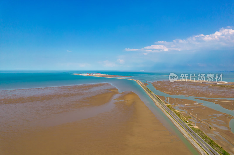 大海海浪沙滩退潮风景航拍摄影图