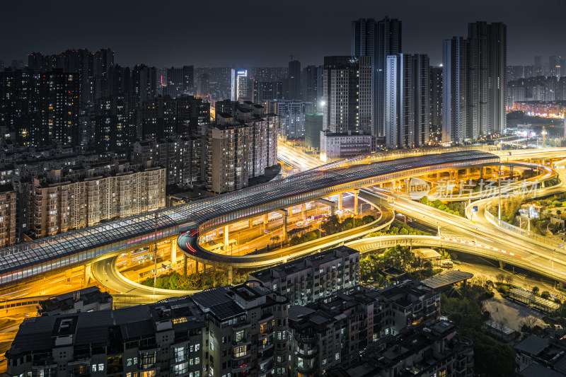 繁华城市高架车流夜景