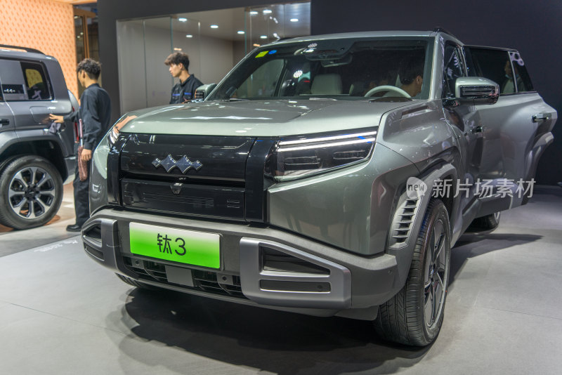 方程豹钛3新能源车型