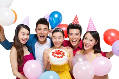 棚拍时尚年轻人欢乐生日聚会