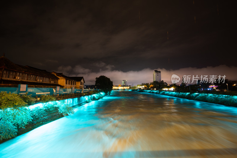 都江堰夜景河流与古建筑