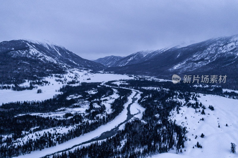 新疆阿勒泰喀纳斯冬季雪景