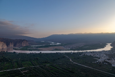 甘肃白银黄河石林日出全景