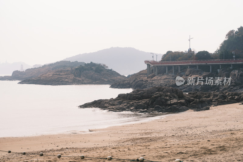 宁波象山松兰山景区海滨栈道与岩石海岸