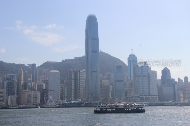 中国香港：维多利亚港上行驶的天星小轮