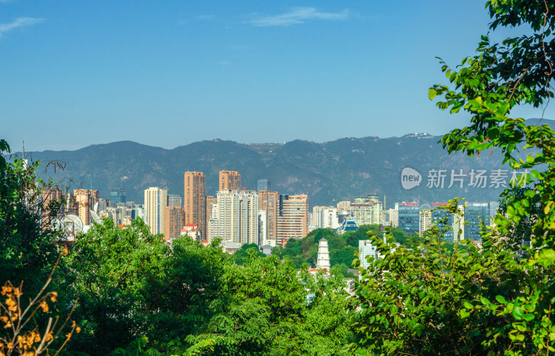 中国福建省福州市，乌山风景区俯瞰城市风光