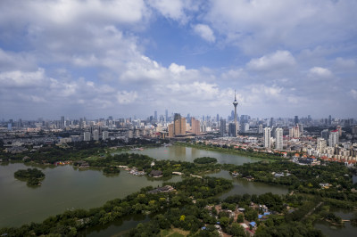 天津天塔湖水上公园景区城市风光