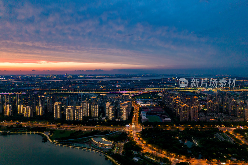 苏州金鸡湖日落晚霞夕阳夜景航拍摄影图