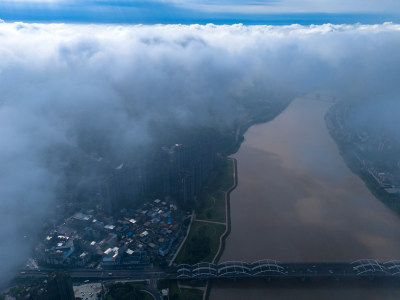 乐山城市清晨云海航拍图