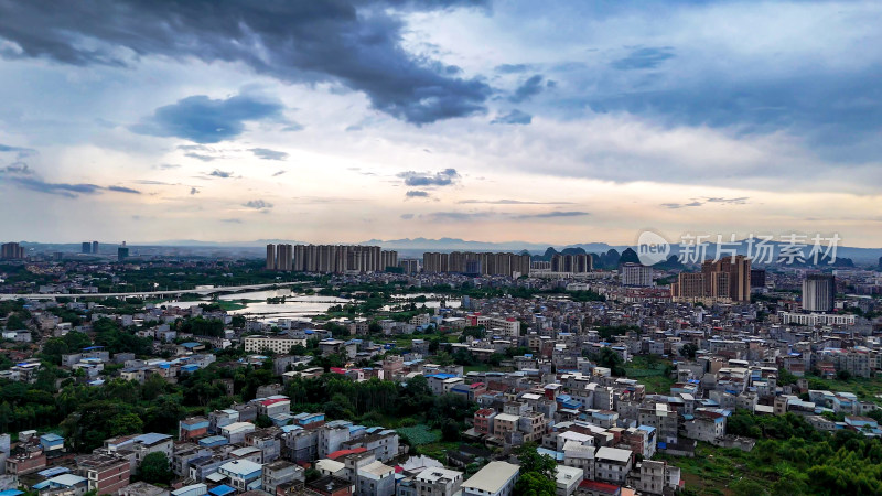 广西贵港城市大景航拍图