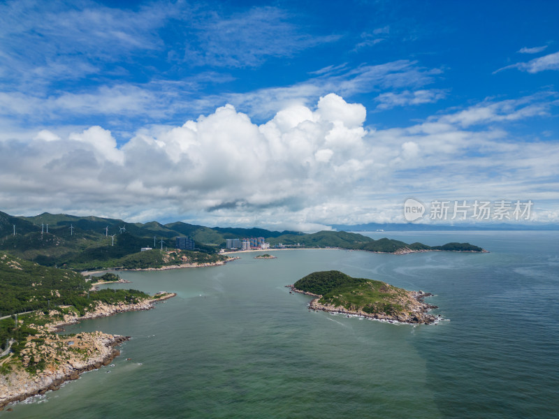 航拍大海岛屿蓝天白云