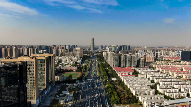 航拍城市拥堵交通车辆行驶郑州中原大道