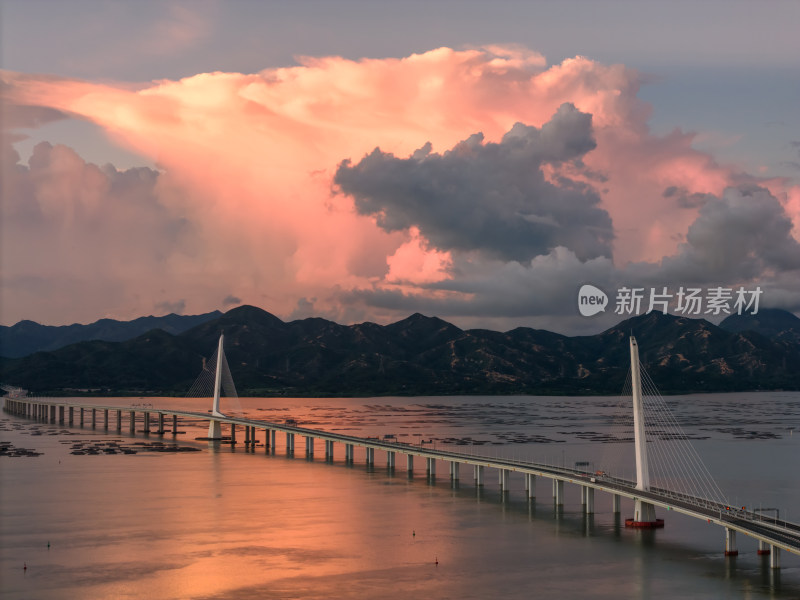 深圳湾跨海大桥日出朝霞