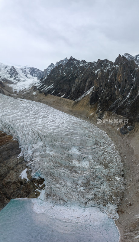 西藏那曲地区布加雪山冰川冰湖高空航拍