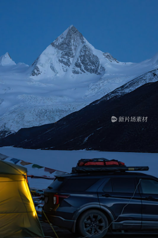 西藏那曲比如萨普神山圣山圣湖冰川壮丽景色