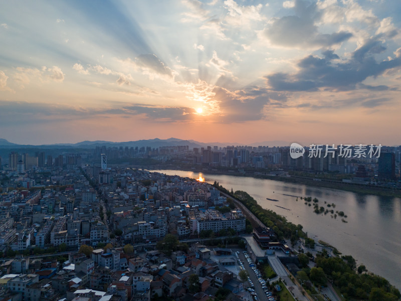 陕西安康夕阳晚霞丁达尔光