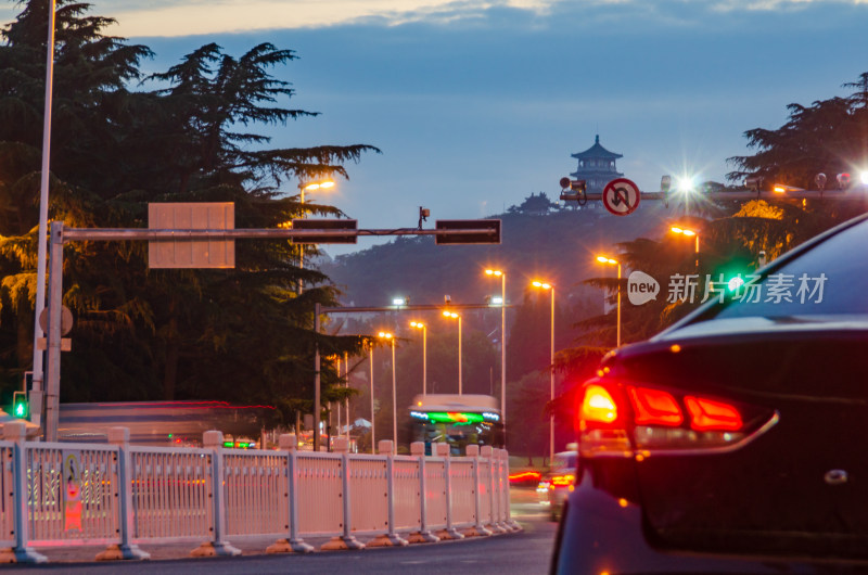 青岛远眺小鱼山城市夜景