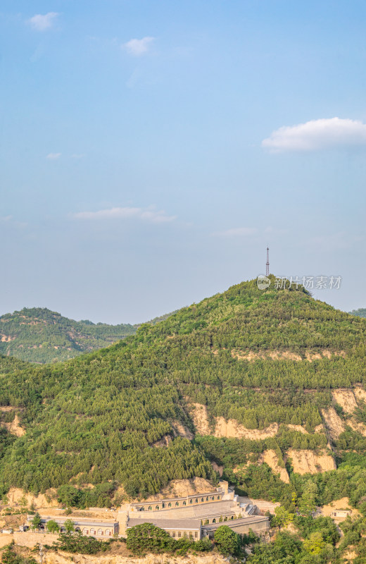 陕西延安凤凰山黄昏景观