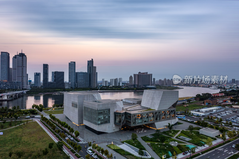 天津滨海海河于家堡茱莉亚音乐学院城市风光