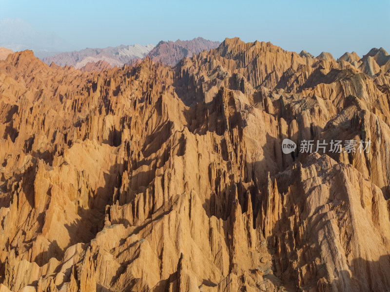 新疆南疆阿克苏库车天山红山石林大峡谷航拍