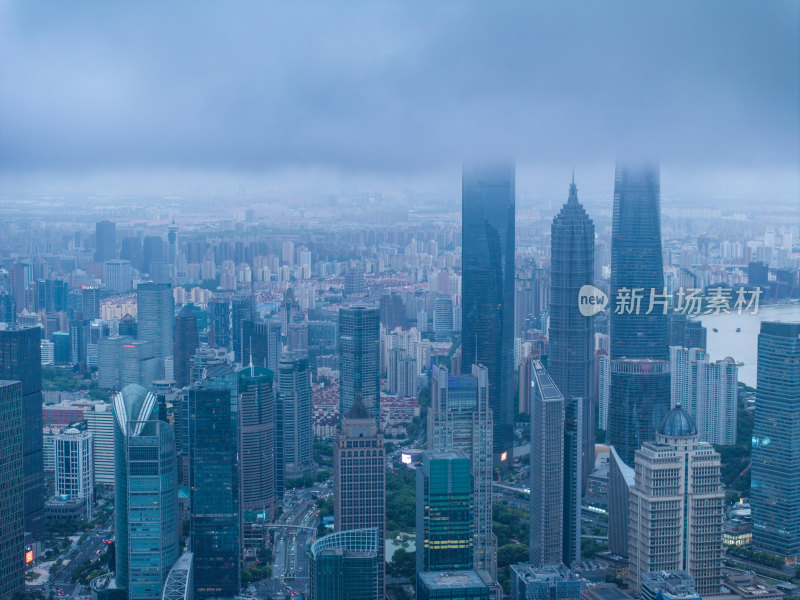 上海台风暴风雨来临前黑云压城航拍