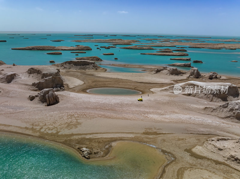 青海海西州乌素特水上雅丹奇异地貌高空航拍