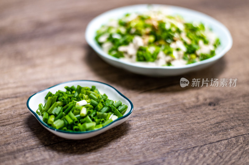 一份小葱拌豆腐家常菜