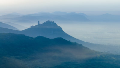 层峦叠嶂的山东枣庄石榴园景区