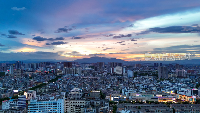 玉林城市晚霞城市大景航拍图