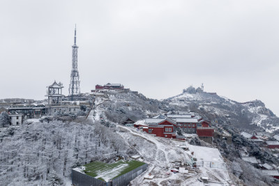 雪后泰山，银装素裹