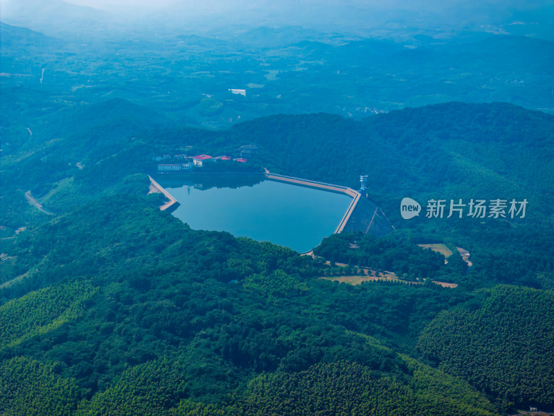 夏季白天航拍常州溧阳天目湖水库