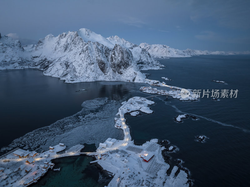 挪威罗弗敦群岛北极圈雷纳冬季雪景高空航拍