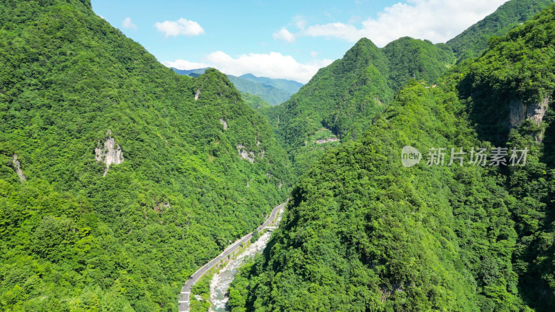 航拍湖北神农架大山峡谷交通公路