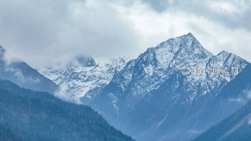 雪山山川四姑娘山