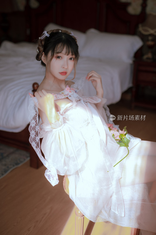 暖色系复古风纯欲少女写真